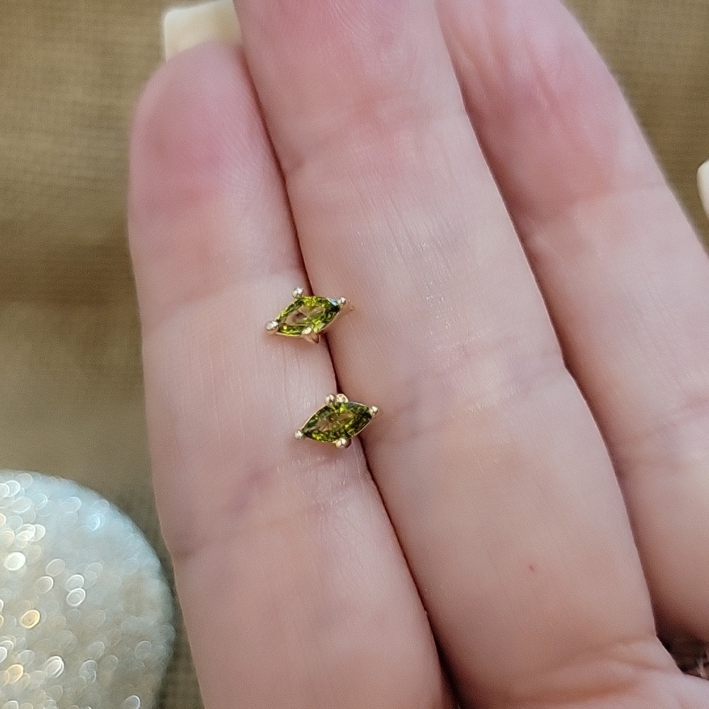 PERIDOT DAINTY STUD EARRINGS - Picture 4 of 6